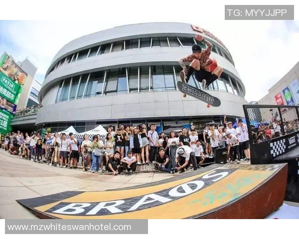 深圳滑板队战术解析：聚焦滑板运动的策略与技巧探讨